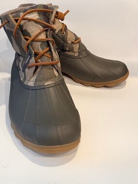 New Women’s Sperry Camo Duck Boots - Olive & Brown